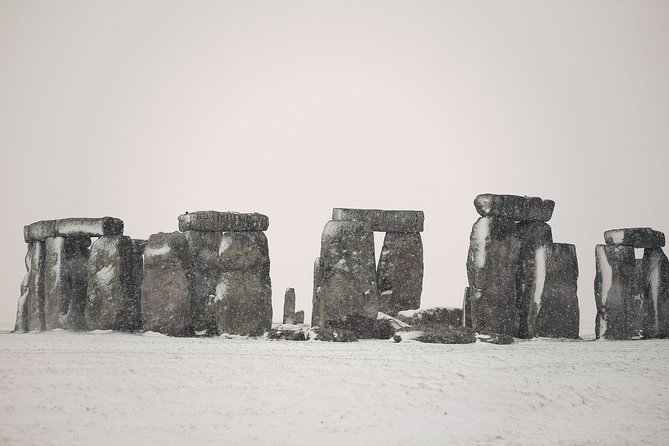 Salisbury, Stonehenge, Bath and Windsor with Christmas Lunch - Bath: UNESCO streets, Bath Abbey, and Pulteney Bridge photos