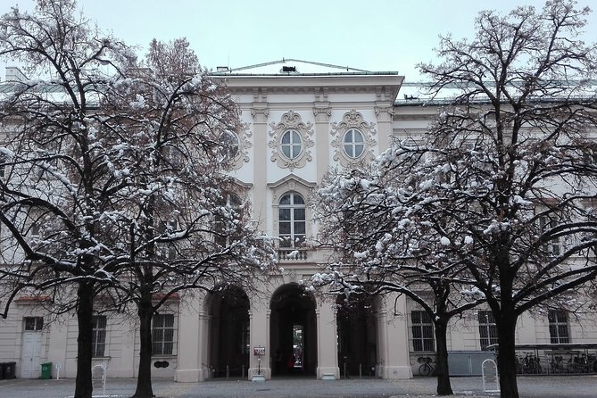Salzburg: Christmas Concert at Mirabell Palace - Timing and where to meet: making it easy on yourself