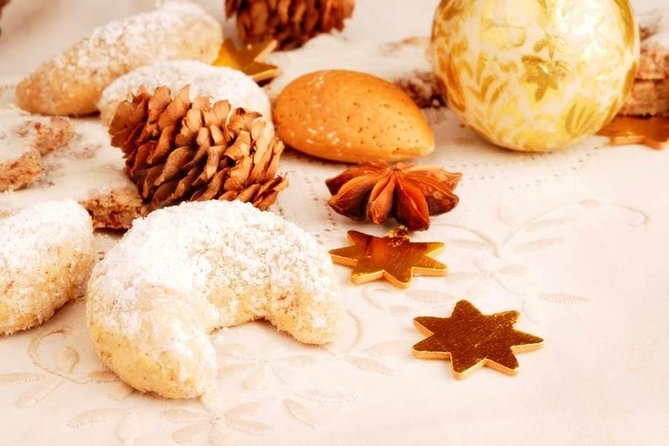 Salzburg Christmas Cookies and Apple Strudel Cooking Lesson - Hands-on apple strudel: more than just rolling dough