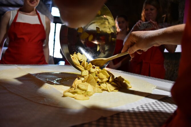 Salzburg Christmas Cookies and Apple Strudel Cooking Lesson - Where you meet and what to expect from the setting