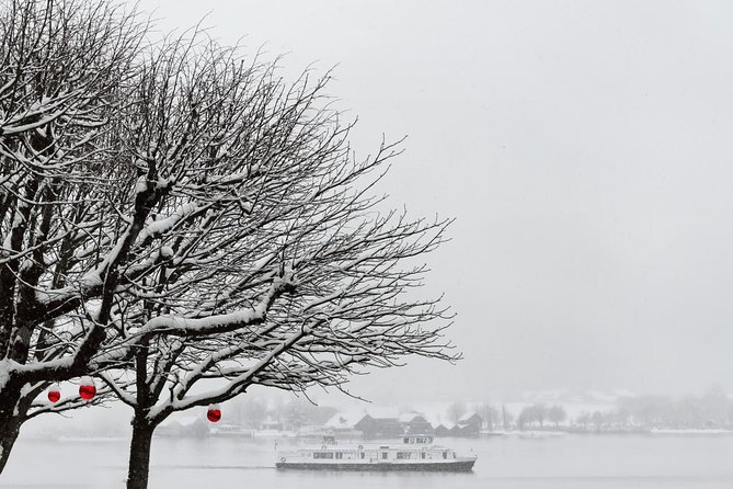 Salzburg Christmas Markets Day Trip from Vienna - Mondsee in 15 Minutes: Pretty Alpine Center Time