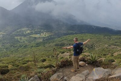Santa Ana Volcano Hike with a Sulphur Lake and Coatepeque Lake - The crater and sulfur lake: where the colors earn your effort