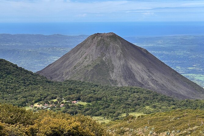 Santa Ana Volcano Tour: Beat the Crowds on an Early Morning Hike! - Quick hits: what makes this Santa Ana day different