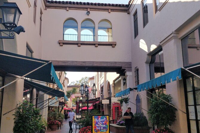 Santa Barbara Scavenger Hunt Walking Tour and Game - Key highlights at a glance