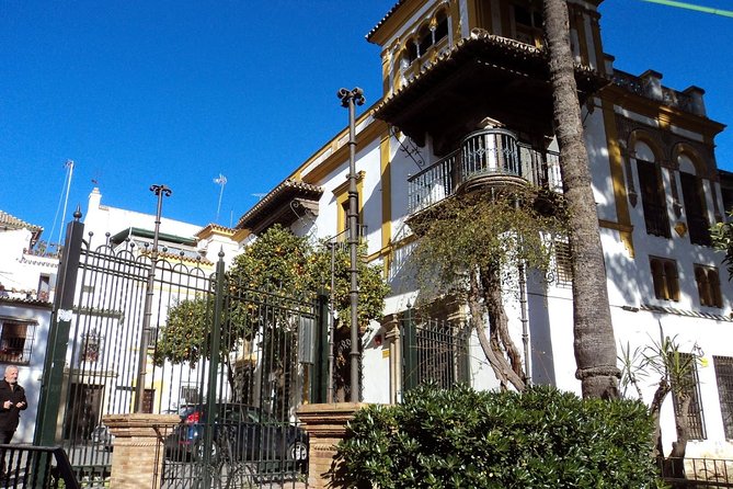 Santa Cruz Jewish Quarter Guided Tour in Seville - Should you book the Santa Cruz Jewish Quarter guided tour?