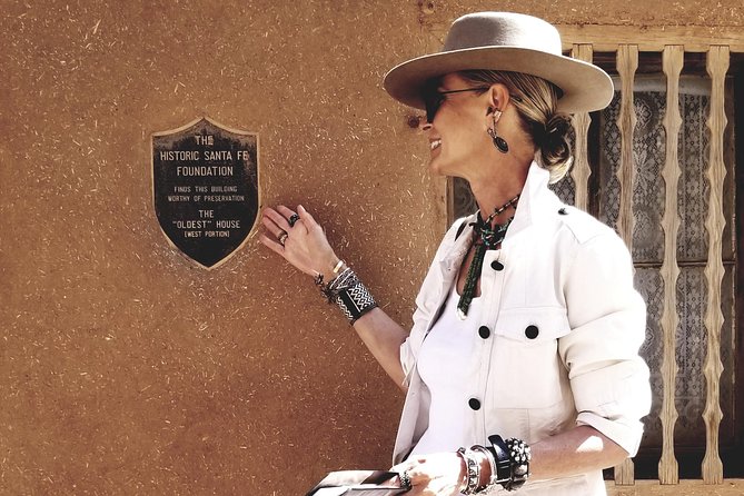 Santa Fe Architectural Walking Tour - The architecture lesson that makes Santa Fe click: Pueblo, Spanish Territorial, and Northern New Mexican