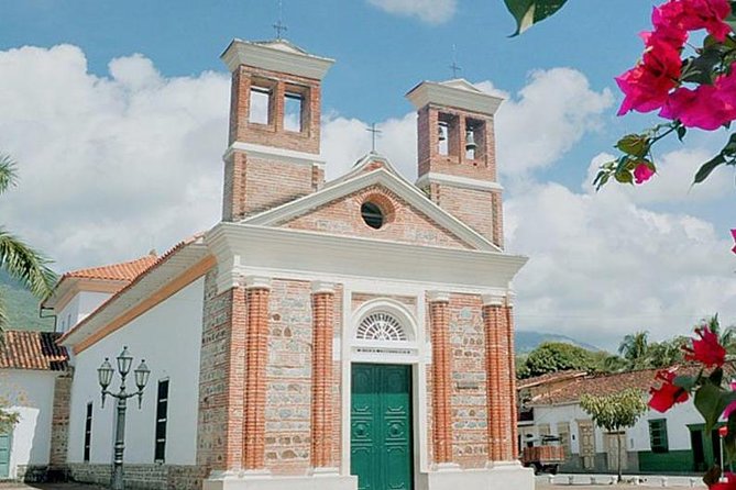 Santa Fe de Antioquia Tour with Western Bridge Visit - More than one church stop: cathedral and Our Lady of Chiquinquirá