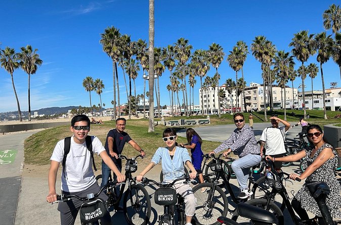 Santa Monica and Venice Beach 3-Hour Bike Guided Tour - Stop 5: Venice Beach Boardwalk (Vendors, Color, and Guide-Help Photos)