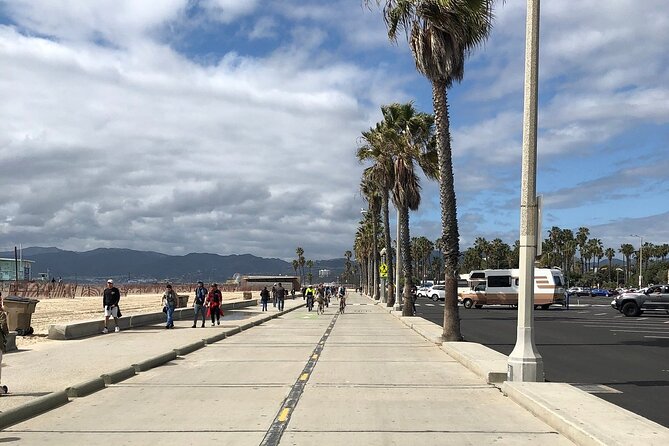 Santa Monica and Venice Beach Bike Adventure Tour - Stop 3: Legal Graffiti Walls and Named Artists’ Work