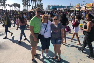 Santa Monica and Venice Beach Tour from Los Angeles - Muscle Beach: outdoor weights, classic beach grit