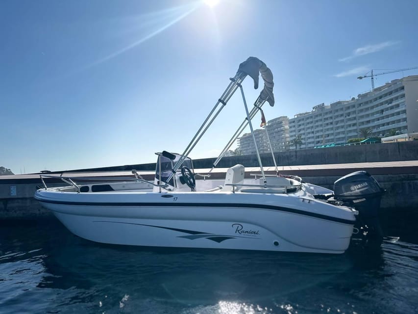 Santa Ponsa: Private Boat Rental with Driving Instructions - Getting the hang of the boat: steering, speed, navigation, and anchoring