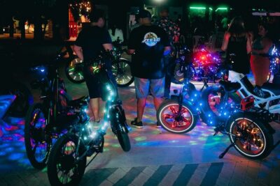 Semi-Private Christmas Edition Twilight Glow E-Bike Oranjestad - Beaches along the way: Eagle, Druif, Bushiri, Surfside