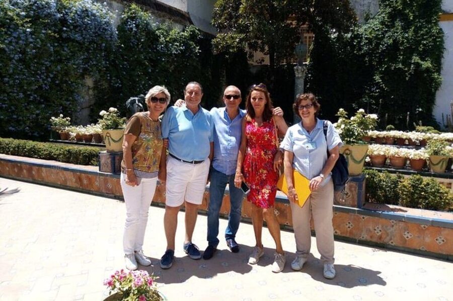 Seville : Jewish Quarter & Santa Cruz Walking Tour - Plaza de Santa Cruz: Coexistence You Can See, Not Just Read