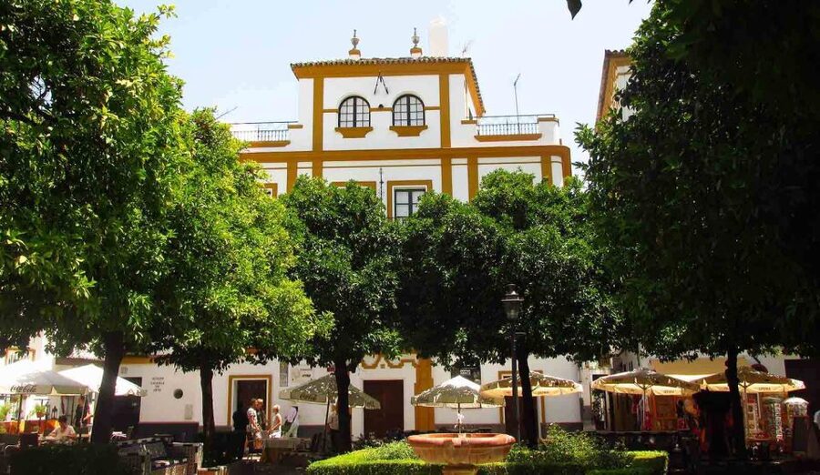 Seville: Santa Cruz Old Jewish Quarter Walking Tour - Murillo’s Streets, Orange-Tree Squares, and the Smell of Seville