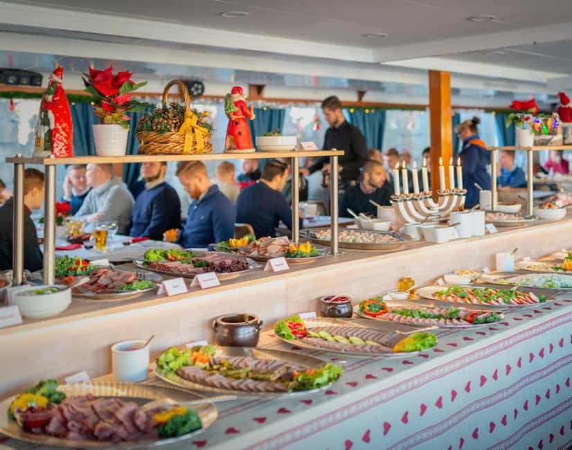 Stockholm: All-You-Can-Eat Christmas Buffet Cruise Livemusic - Christmas buffet cruise on M/S Vindhem: the feel