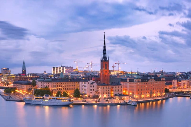 Stockholm: Christmas Market Magic Walking Tour with a Local - Christmas Markets in One Hour: What This Tour Really Delivers