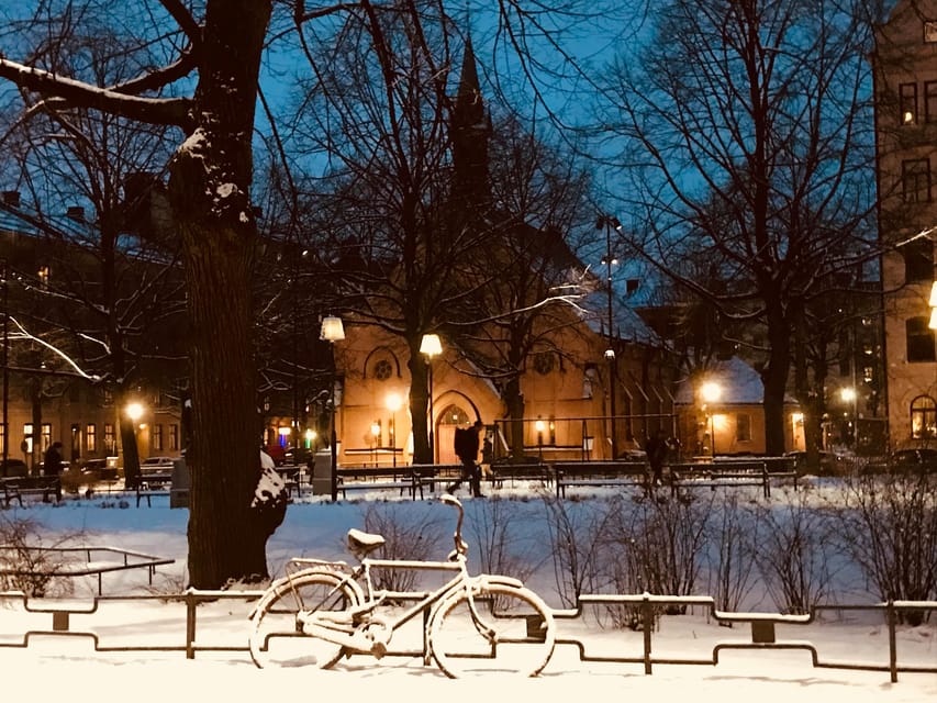 Stockholm: Christmas Markets & Lights Guided Walking Tour - Swedish Christmas beyond the market: Dalécarlie, tomten, and Lucia