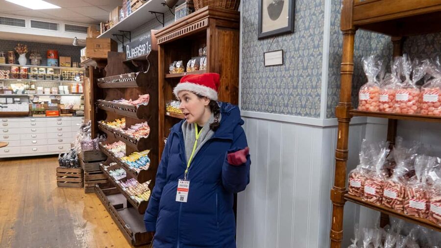 Stockholm: Christmas Traditions & Food Small Group Tour - Ostermalm’s holiday side: wine, spirits, and local snack energy