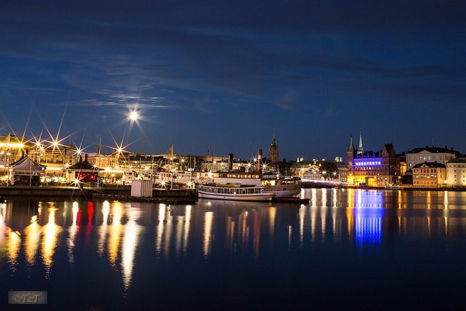 Stockholm's Festive Sights And Christmas Lights - Meeting up in a warm spot (and starting without stress)