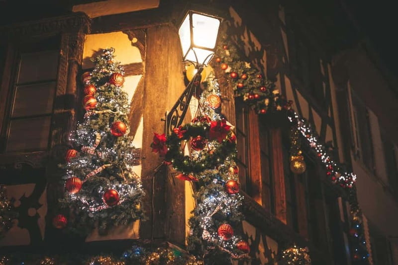 Strasbourg Christmas market tour and culinary city tour with tastings - Seating, Pacing, and the Reality of Winter Crowds