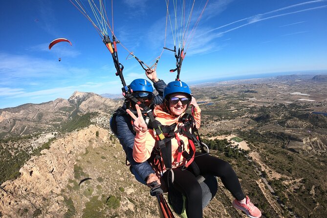 Tandem Paragliding Flight in Alicante and Santa Pola - Safety Briefing and Gear: The Part You Should Pay Attention To