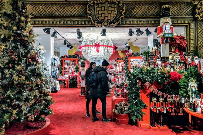 The Christmas Tree Crawl Experience Chicago at the Holidays - Snacks and timing: how they keep you going for 2 hours