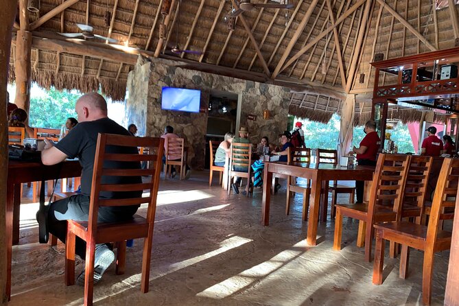Tour Cenotes Santa Bárbara - Lunch included: the underrated part of a cenote day trip