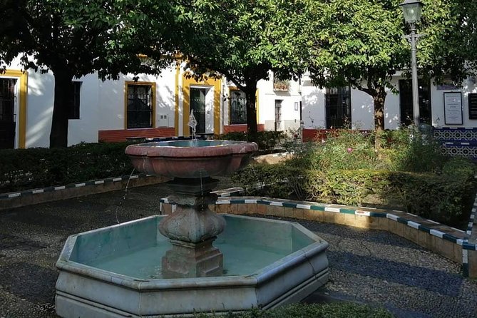 Tour Seville Complete and Jewish Quarter Santa Cruz - Giraldillo, Torre Abdel Aziz, and photo-place logic that matters