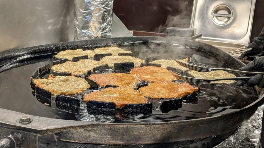 Vienna: Christmas Market Food and Drinks Tour - Austrian winter comfort food: what you’ll actually eat