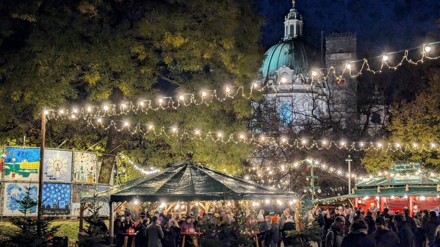 Vienna: Christmas Market Food and Drinks Tour - The four market stops: what each area is good for