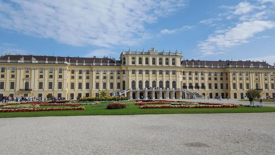 Vienna: Schönbrunn Palace & Christmas Market Walking Tour - Garden time: a quick reset between rooms and the market