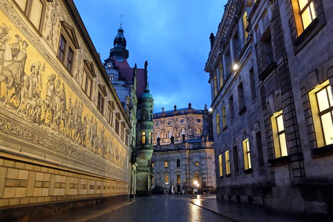 Walking Tour of Historic Dresden with a Christmas Touch. Small group tour. - A 2-hour historic sweep with Christmas-market payoff
