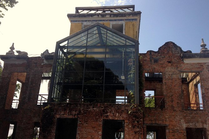 Walking tour of the bohemian neighborhoods of Santa Teresa and Lapa - The yellow Bonde tram: your panoramic warm-up