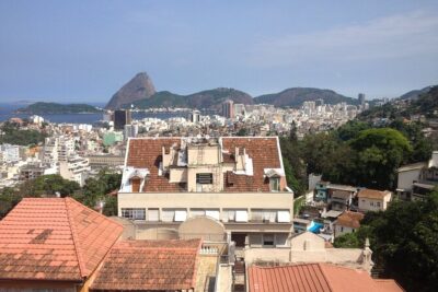 Walking tour of the bohemian neighborhoods of Santa Teresa and Lapa - Largo dos Guimarães: houses, views, and where people actually go