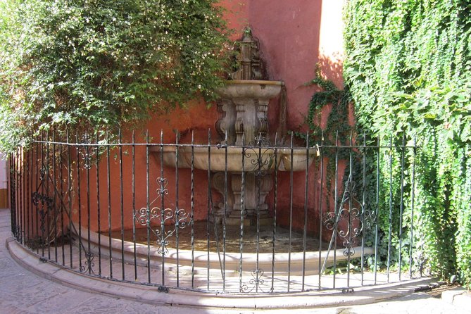 Walking tour through the old Jewish quarter of Santa Cruz. - Who This Tour Suits Best (and Who Might Skip It)