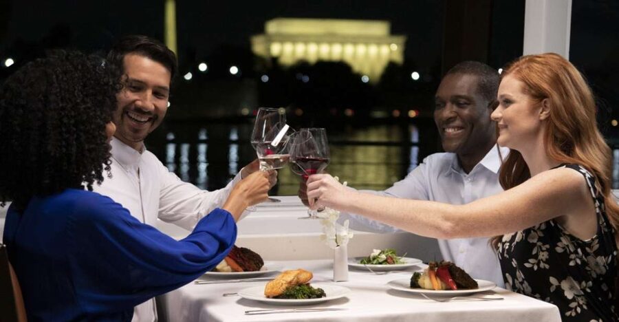 Washington DC: Christmas Eve Gourmet Brunch or Dinner Cruise - Key points before you decide