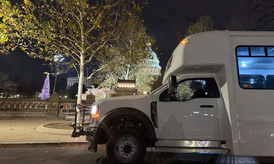 Washington, DC: Christmas Tree & Holiday Lights Bus Tour - The National Christmas Tree and Pathway of Peace: More Than a Pretty Photo