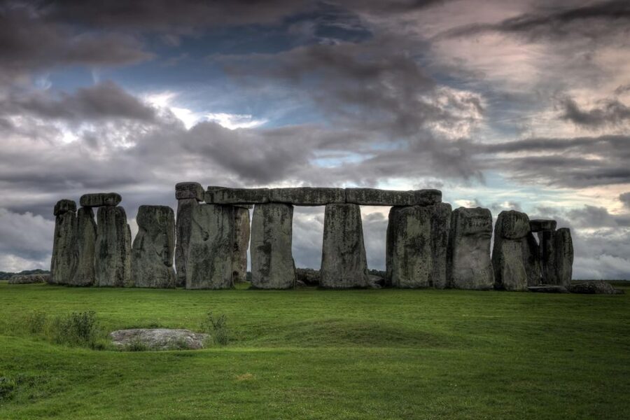 Windsor, Bath, Stonehenge & Salisbury with Christmas Lunch - Coach comfort and guiding style: what makes the day flow