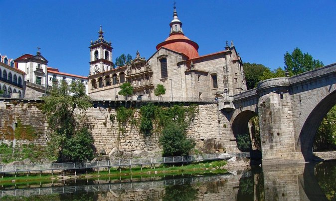 Wine Tasting & Lunch from Porto | Quinta de Santa Cristina - A Half-Day Escape From Porto to Vinho Verde’s Hills