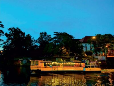 Wroclaw: Ticket for Old Town Christmas Cruise by Heated Ship - Where to meet: Grodzka Street, Pod Mostem pier